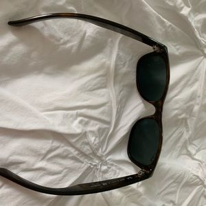 Ray Ban wayfarer - polarized (women’s)